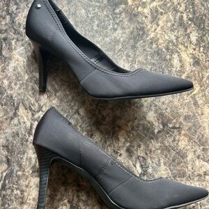 Elegant Vera Wang Black Women's Heels